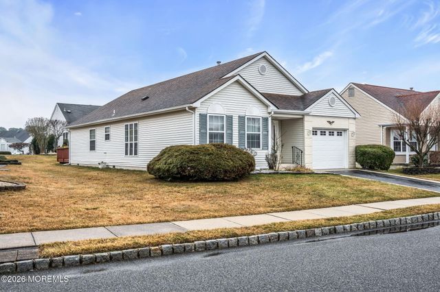 148 Chesterfield Lane, Toms River, NJ 08757