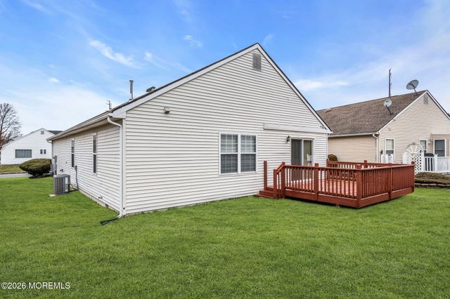 148 Chesterfield Lane, Toms River, NJ 08757