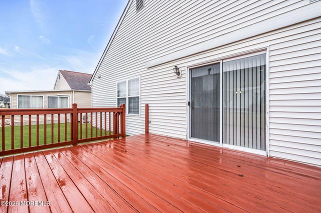 148 Chesterfield Lane, Toms River, NJ 08757