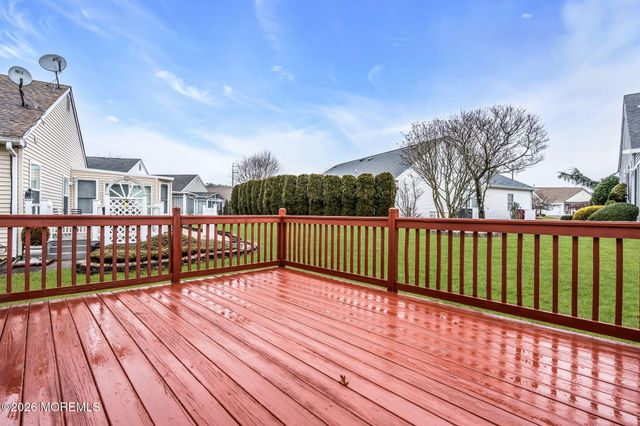 148 Chesterfield Lane, Toms River, NJ 08757