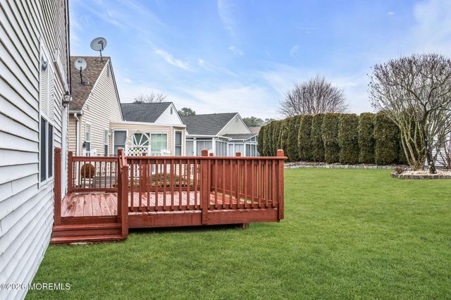 148 Chesterfield Lane, Toms River, NJ 08757