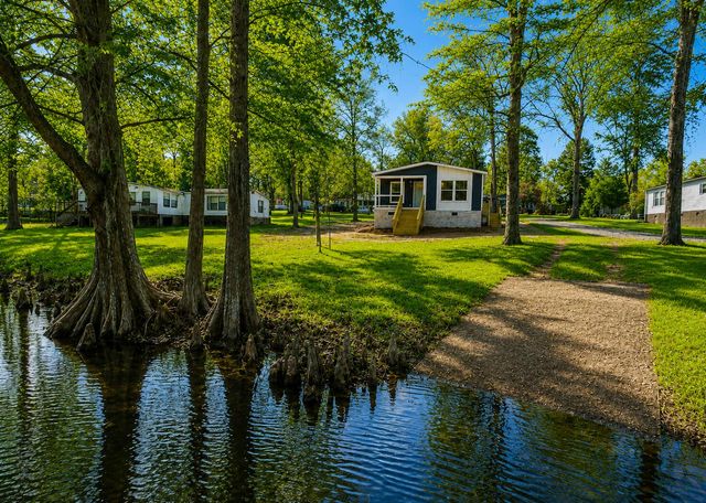 569 Stumphole Road, Elloree, SC 29047