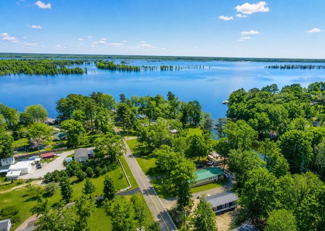 569 Stumphole Road, Elloree, SC 29047