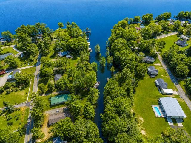 569 Stumphole Road, Elloree, SC 29047