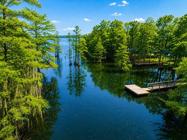 569 Stumphole Road, Elloree, SC 29047