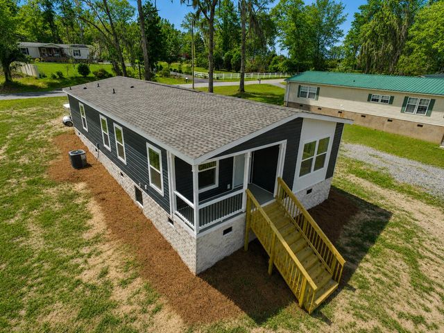 569 Stumphole Road, Elloree, SC 29047