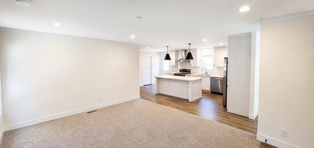 569 Stumphole Road, Elloree, SC 29047