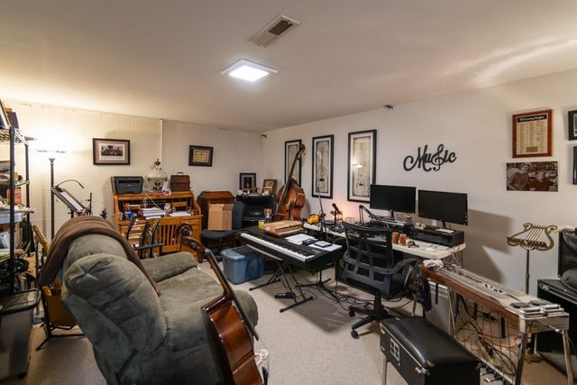 225 Sherman Road, Charlotte, TN 37036