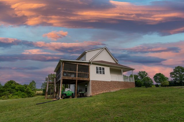 225 Sherman Road, Charlotte, TN 37036