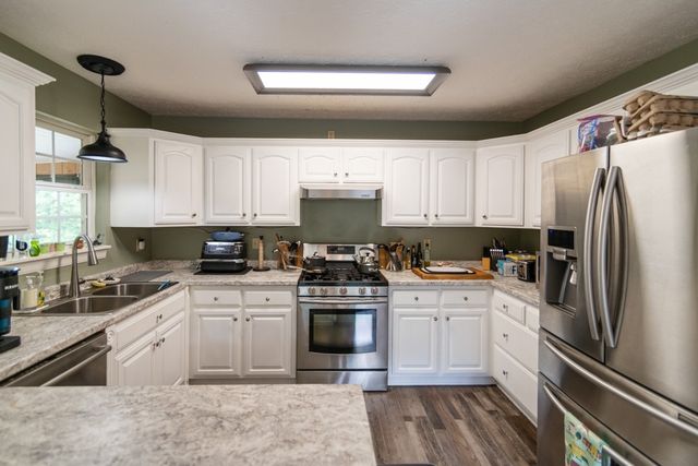 225 Sherman Road, Charlotte, TN 37036
