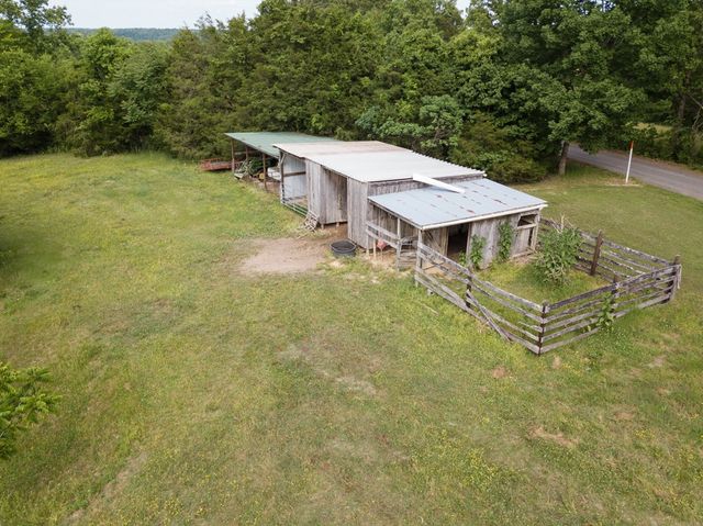 225 Sherman Road, Charlotte, TN 37036