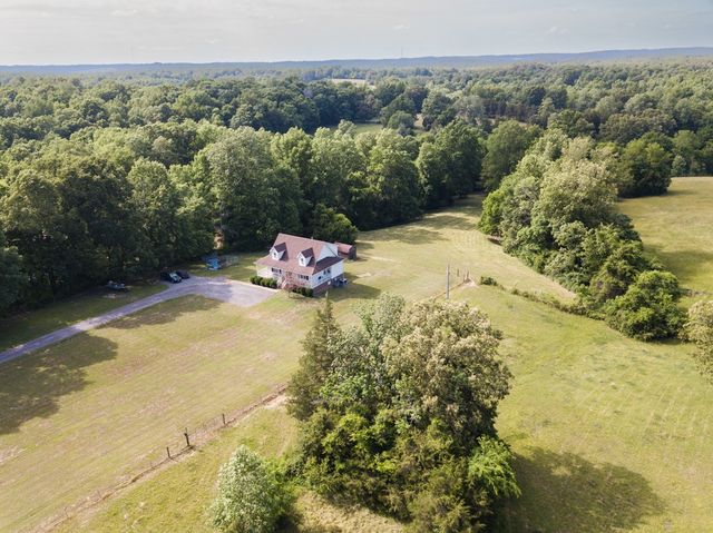 225 Sherman Road, Charlotte, TN 37036