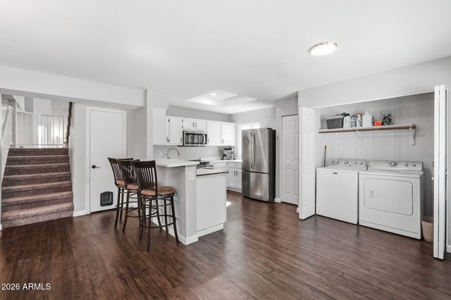 1114 S SURFSIDE Drive, Gilbert, AZ 85233