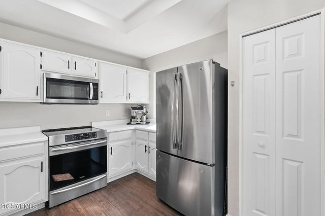 1114 S SURFSIDE Drive, Gilbert, AZ 85233