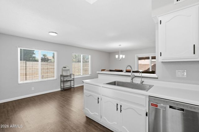 1114 S SURFSIDE Drive, Gilbert, AZ 85233