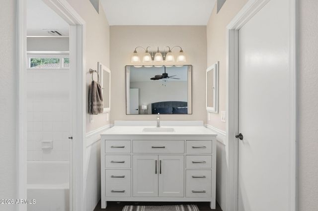 1114 S SURFSIDE Drive, Gilbert, AZ 85233