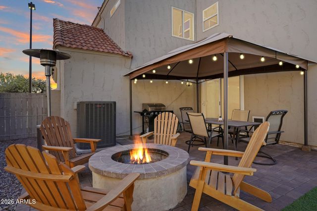 1114 S SURFSIDE Drive, Gilbert, AZ 85233