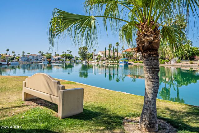 1114 S SURFSIDE Drive, Gilbert, AZ 85233