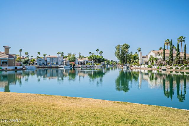 1114 S SURFSIDE Drive, Gilbert, AZ 85233