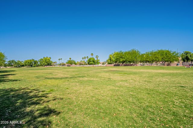 1114 S SURFSIDE Drive, Gilbert, AZ 85233