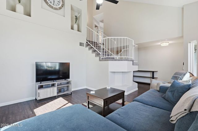 1114 S SURFSIDE Drive, Gilbert, AZ 85233