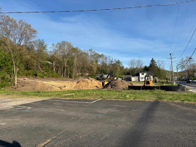 1301 E MAIN ST, Waynesboro, VA 22980