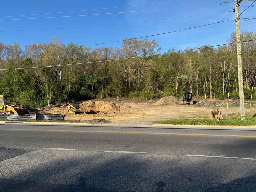 1301 E MAIN ST, Waynesboro, VA 22980