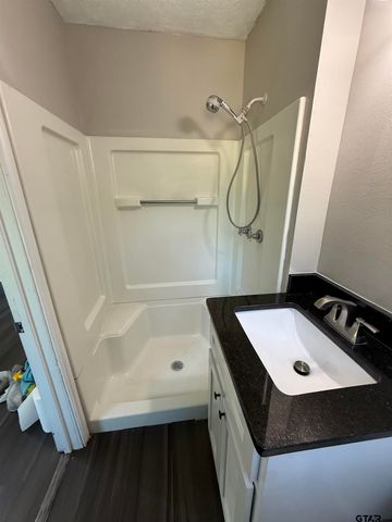 1602 E Main, Henderson, TX 75652