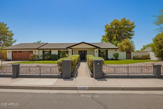 5621 E SWEETWATER Avenue, Scottsdale, AZ 85254