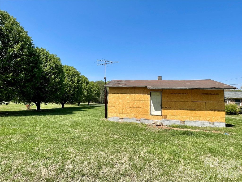 119 Z A Hunter Road, Bessemer City, NC 28016