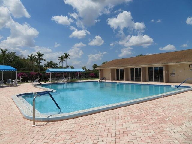 719 Lori Drive 302, Palm Springs, FL 33461