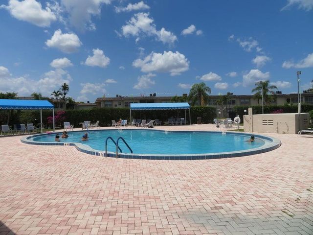 719 Lori Drive 302, Palm Springs, FL 33461