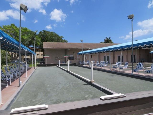 719 Lori Drive 302, Palm Springs, FL 33461