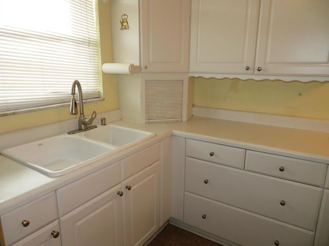 719 Lori Drive 302, Palm Springs, FL 33461