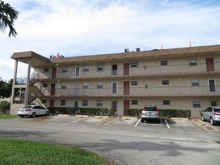 719 Lori Drive 302, Palm Springs, FL 33461