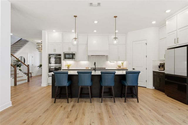 1890 Headwaters BLVD, Dripping Springs, TX 78620