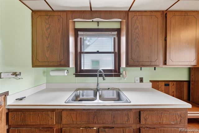 619 Highland Avenue, Lincoln Park, MI 48146