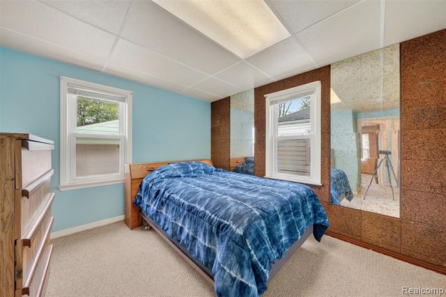 619 Highland Avenue, Lincoln Park, MI 48146