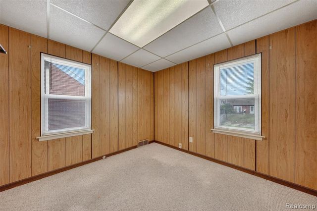 619 Highland Avenue, Lincoln Park, MI 48146