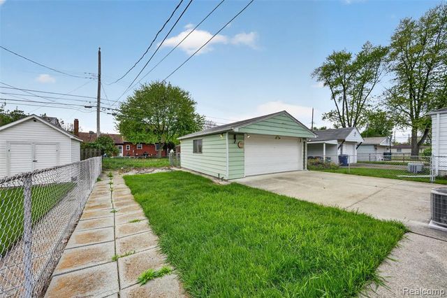 619 Highland Avenue, Lincoln Park, MI 48146