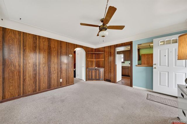 619 Highland Avenue, Lincoln Park, MI 48146
