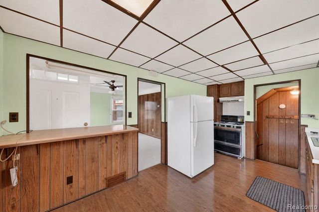 619 Highland Avenue, Lincoln Park, MI 48146