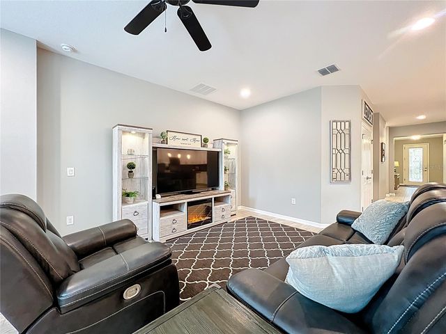 2696 PEONY DRIVE, Oviedo, FL 32766