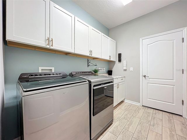 2696 PEONY DRIVE, Oviedo, FL 32766