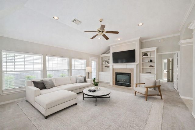 314 Parkwood Village Drive, Friendswood, TX 77546