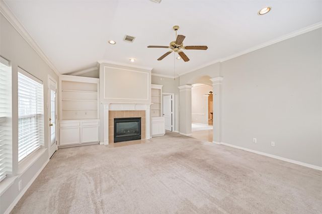 314 Parkwood Village Drive, Friendswood, TX 77546