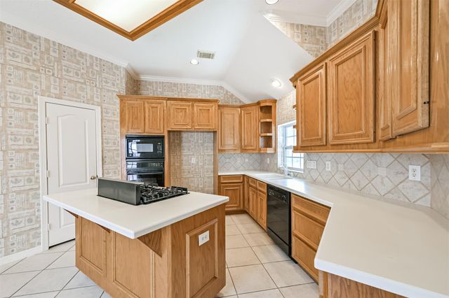 314 Parkwood Village Drive, Friendswood, TX 77546