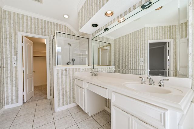 314 Parkwood Village Drive, Friendswood, TX 77546