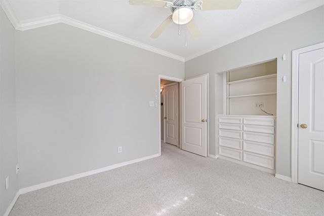 314 Parkwood Village Drive, Friendswood, TX 77546