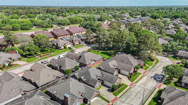 314 Parkwood Village Drive, Friendswood, TX 77546